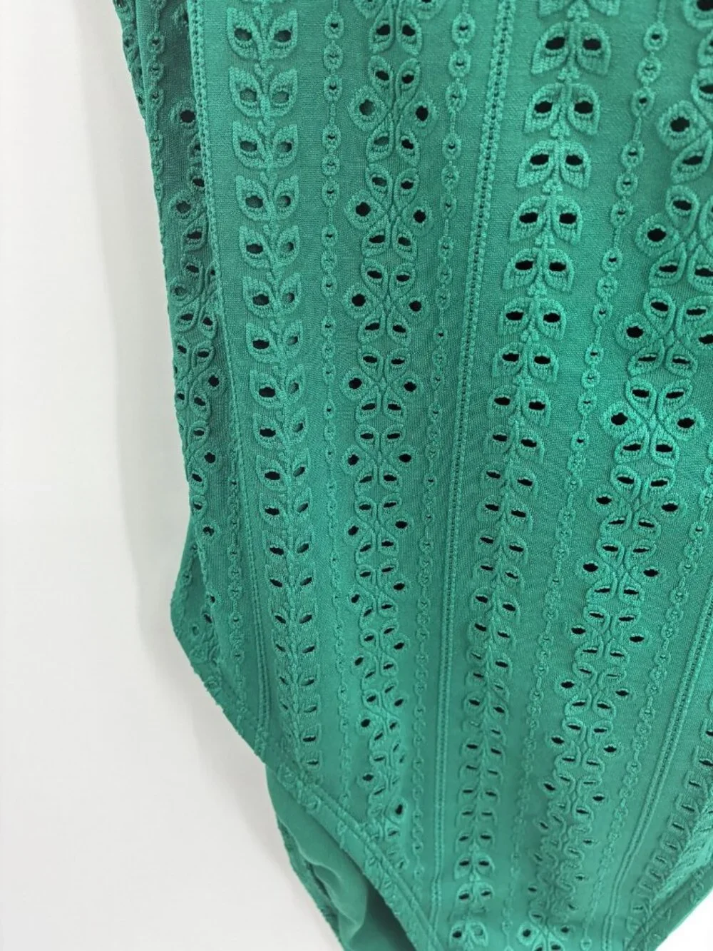 Time and Tru Womens Emerald Green Eyelet One Piece Swimsuit Cheeky High Leg M